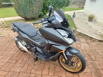 scooter honda forza 750