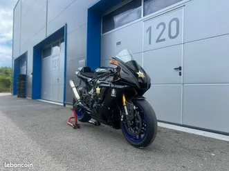 yamaha r1