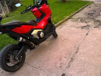 ventre moto handa xadv 750 en excellent état roule parfaitement +facture disponible
