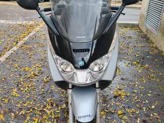 vend scooter piaggio 125 x8