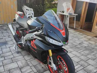 aprilia rsv4 nero