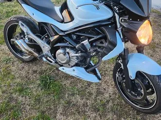 suzuki 650 gladuis a2