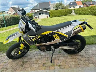 ② husqvarna 701 supermotard 2200km
