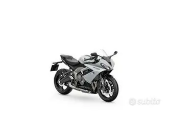 triumph daytona 660