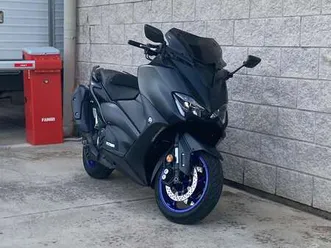 yamaha tmax 560 nero