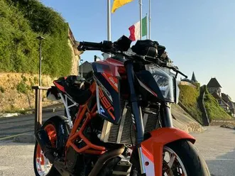ktm 1290 superduke r