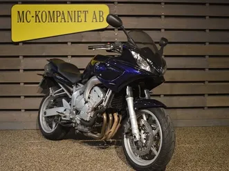 yamaha fz6-s • 2004