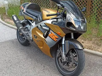 suzuki gsxr 750 srad