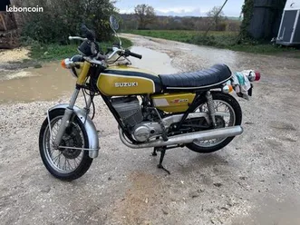 moto suzuki gt250