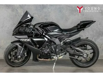 2024 yamaha yzf-r1 r1