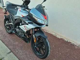 aprilia tuno 125
