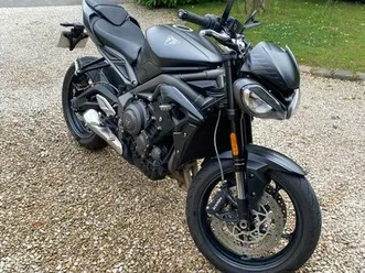 triumph street triple r