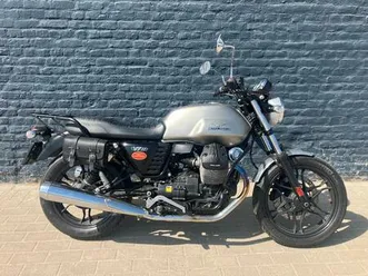 2-moto-guzzi-v7-stone-2018-in-goede-staat