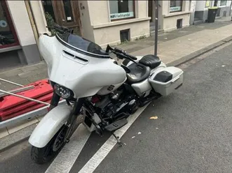 harley-davidson street glide cvo