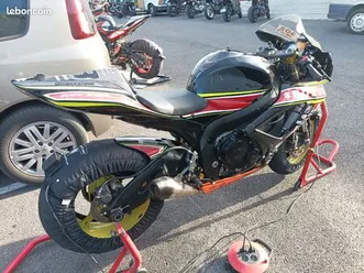 suzuki gsxr 600 k7 piste
