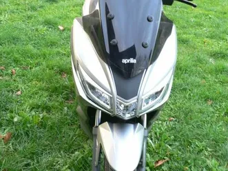 scooter aprilia sxr 50