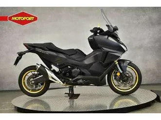 honda forza 750 zwart