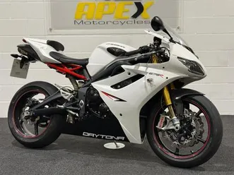 triumph daytona 675 675r! translogic q-shifter! full arrow exhaust! low miles! 3 owners! 675 cc