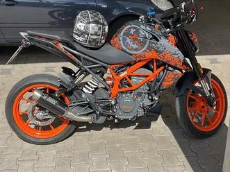 ktm duke 125 in top zustand mit viel extras