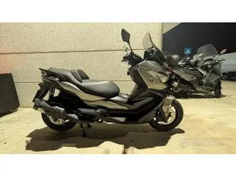 voge sfida sr4 400 max di maggio 2025