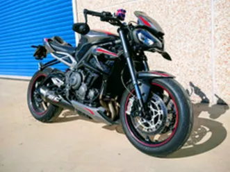 triumph street triple rs
