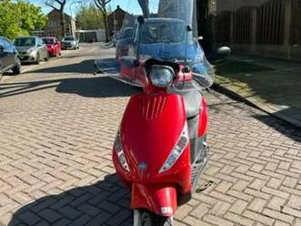rode piaggio zip 25km/u - 16219km — scooters | piaggio — marktplaats