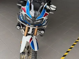 ② honda afrika twin