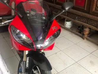 yamaha r1