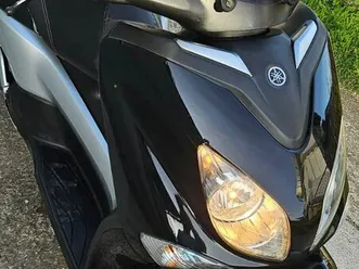 yamaha x-max 125, 2014 god.