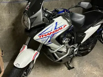 honda transalp xl700v abs 26200kms très bon état