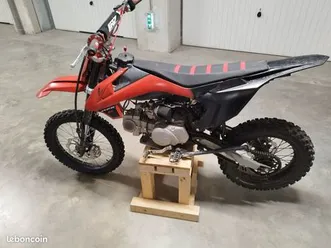 dirt 150 bw rouge et noire