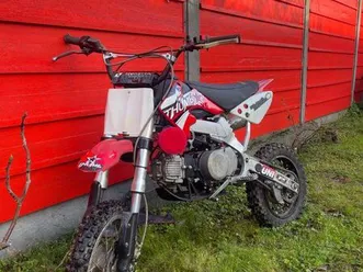 moto dirt 125cm3 à vitesse