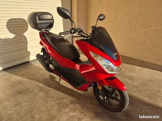 scooter honda pcx 125 / juillet 2016 / 3700km