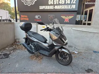 ⭐️ skytown 125 top case première main garantie 4 ans révision ok ?️