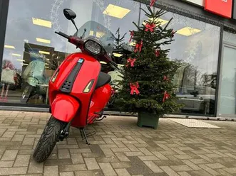 ② vespa sprint s 50 cc spécial