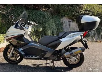 aprilia srv 850