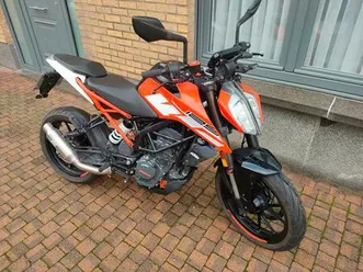 ② ktm duke 125 2018