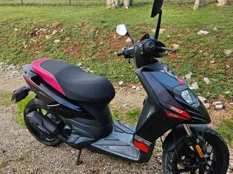 scooter aprilia sr50