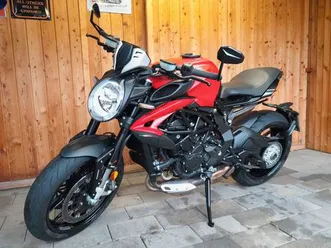 mv agusta dragster 800 rosso