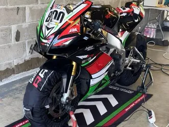 aprilia rsv4 piste