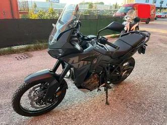 honda crf 1100 l africa twin (2023) stav nového, 16 tis.km