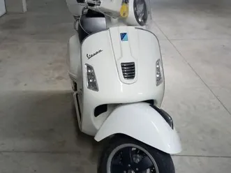 vespa 300 gts