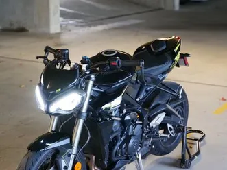 triumph street triple 765 rs 2025 4600 kms