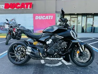 2024 ducati diavel v4 black
