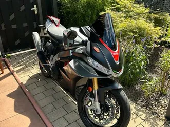 aprilia rsv4 1100