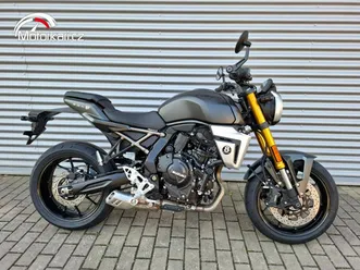 suzuki gsx-8t (skladem, záruka 4 roky, akce - přilba zdarma