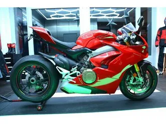 ducati panigale v4 s