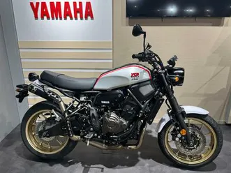 yamaha xsr 700 xtribute *akrapovic*