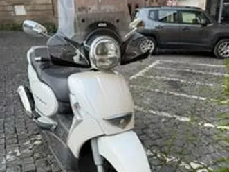 scarabeo aprilia 300