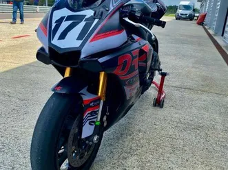 yamaha r1 piste